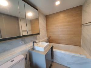 Experience Comfortable Low-Rise Living in Ekkamai, Unfurnished 2-Bedroom Condo on the 4th Floor at Taka Haus ภาพที่ 3
