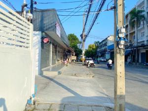 หลังใหญ่ มีสวน 120 ตร.วา.บ้านเดี่ยว 2 ชั้น MRT ศรีนุช 1.6 กม.480 ตร.ม.รร.ลาร์สเกตเวย์ 2.0 กม. 7 นอน 3 น้ำ ภาพที่ 6