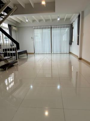 P804 ให้เช่า บ้านเดี่ยว 2 ชั้น พระราม 9 ซอย 43 เดินไป The Nine และ CJ Mall ได้ เหมาะอยู่อาศัยหรือเป็นออฟฟิศ ภาพที่ 2