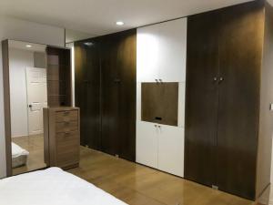 R64101503 ให้เช่า 2ห้องนอน 2ห้องน้ำ Lumpini Place Phahol Saphankhwai 18,000 บาท วิวสระว่ายน้ำ ภาพที่ 2