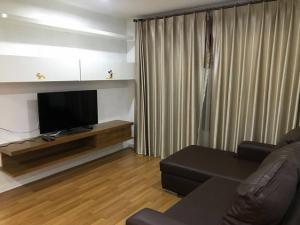 R64101503 ให้เช่า 2ห้องนอน 2ห้องน้ำ Lumpini Place Phahol Saphankhwai 18,000 บาท วิวสระว่ายน้ำ ภาพที่ 6