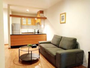 The Capital Sukhumvit 30 Pet Friendly Clean livable 3rd floor BTS Phrom Phong ภาพที่ 6