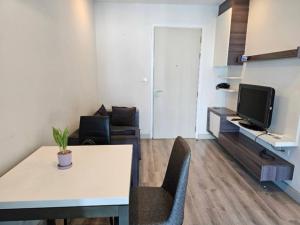 ให้เช่า คอนโด Centric Sathorn St. Louis 1 นอน1น้ำ 33 ตรม ชั้น 17 เฟอร์ครบ ใกล้bts St.Louis