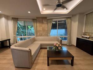 ให้เช่าบ้านเดี่ยว 2 ชั้นสไตล์โมเดิร์น 200 ตรว. ย่านเลียบด่วน บ้านลาดพร้าว Exclusive ตรงข้ามเดอะคริสตัล จอดรถ 7 คัน ภาพที่ 5