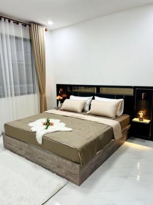 ตตลาดทุ่งเศรษฐี  800 ม. ประเวศ 62ตรว. 242ตรม ลาดนัมเบอร์วัน รามคำแหง 2 300 ม. บ้านขนาดใหญ่ นอกหมู่บ้าน ให้เช่า BTSบางนา 3.5 กม.  ภาพที่ 6