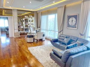 ถูกสุดใน3โลก ใหม่ Pool Villa ใหญ่ที่สุด บางนา-สวนหลวง  ให้เช่าคฤหาสน์ เฟอร์นิเจอร์ บิ้วอิน ครบ 205 ตรว. 530ตร.ม. 5นอน 6 น้ำ Index บางนา   ภาพที่ 3