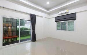 ให้เช่าบ้านเดี่ยวชั้นเดียว 43 ตร.ว .2 ห้องนอน 2 ห้องน้ำ หมู่บ้านบ้านทิวสน  ใกล้ห้าง CDC  เลียบทางด่วนเอกมับ-รามอินทรา ลาดพร้าว 87 ภาพที่ 3