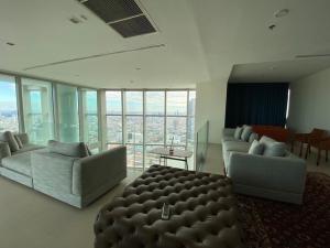 For Rent: Luxurious Duplex Condominium at The River Breathtaking River and City Views ภาพที่ 5