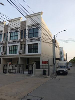 ให้เช่าทาวน์โฮม 3 ชั้น ม.Eternity Town Primrose วัชรพล เนื้อที่ 25 ตรว.หลังมุมต้นซอยหลังแรก