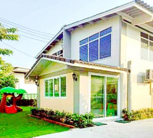 ARL บ้านทับช้าง 3.5 กม คฤหาสน์ 2 ชั้น 1ไร่  รร.นานาชาติแอสคอท 2.5 กม. สิ่งอำนวยครบครัน 3 นอน 3 น้ำ  ตลาดการเคหะกรุงเทพกรีฑา 1.1 กม.  