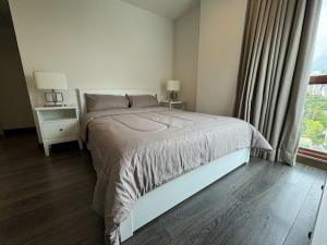 BH3633 ให้เช่าคอนโดหรู The Crest ร่วมฤดี ใกล้ BTS เพลินจิต | 192 ตร.ม. | 3 ห้องนอน + ห้องแม่บ้าน | Fully Furnished