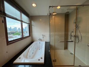 BH3633 ให้เช่าคอนโดหรู The Crest ร่วมฤดี ใกล้ BTS เพลินจิต | 192 ตร.ม. | 3 ห้องนอน + ห้องแม่บ้าน | Fully Furnished ภาพที่ 6