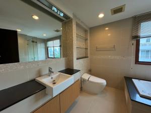 BH3633 ให้เช่าคอนโดหรู The Crest ร่วมฤดี ใกล้ BTS เพลินจิต | 192 ตร.ม. | 3 ห้องนอน + ห้องแม่บ้าน | Fully Furnished ภาพที่ 7