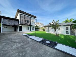 ให้เช่าบ้านเดี่ยว 2 ชั้น ซอยรามอินทรา 42 ขนาด150 ตรว. ใกล้ MRT สายสีชมพู 
