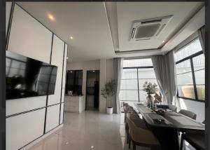 HR 6073 ให้เช่าบ้านเดี่ยว 3 ชั้น โครงการ The Master เอกมัย สุคนธสวัสดิ์ ทำเลหรู ใกล้เลียบทางด่วนรามอินทรา – ลาดพร้าว ภาพที่ 7