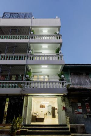 ให้เช่ากิจการห้องพักรายวัน Airbnb mrtสามยอด 199 เมตร เยาวราช 1.1 กม. บนถนนเจริญกรุง อาคารพาณิชย์ 4 ชั้น 4นอน 4น้ำ  Guesthouse