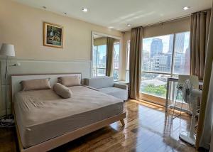 The Address Chidlom Private comfortable clean 10th floor BTS Phloen Chit