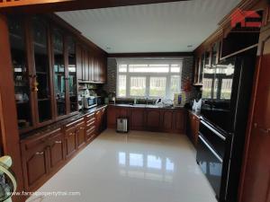 ให้เช่าบ้านคฤหาสน์ 2ชั้น สระว่ายน้ำ เนื้อที่ 200ตร.ว  5ห้องนอน 5ห้องน้ำ เฟอร์นิเจอร์ครบ ถนนเลียบทางด่วน ลาดพร้าว ราคาเช่า 250,000 บ/ด ภาพที่ 8