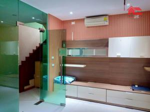 ให้เช่าบ้านเดี่ยว  2 ชั้น เนื้อที่ 90ตร.ว พื้นที่ใช้สอย 280ตร.ม 5ห้องนอน 4ห้องน้ำ เฟอร์บางส่วน ถนนสุขุมวิท 77 อ่อนนุช  ราคาเช่า 35,000 บ/ด ภาพที่ 5