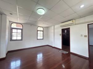 ให้เช่าบ้านเดี่ยว2ชั้น90ตร.วมีสนามหญ้า300ตร.ม3นอน1ทำงาน1แม่บ้าน1ห้องเก็บของ แอร์ 4 เครื่อง เฟอน์บางส่วน เช่า 30,000 บาท/เดือน ซอยปุณณวิถี47 ภาพที่ 7