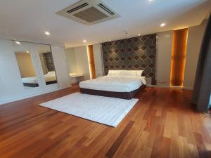 ให้เช่า Penthouse Duplex สุดหรู 2 ชั้น The Four Wings Residence Srinakarin ขนาด 300 ตร.ม. 3 นอน ห้องมุม ชั้นบนสุด วิวเมือง ไม่โดนบล๊อควิว ภาพที่ 5