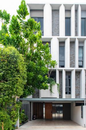  ให้เช่าทาวน์ โฮม pool villa ติด MRT ลาดพร้าว หมู่บ้านภูริปุรี ลาดพร้าว 41 ซอยสตรีวิทยา2 ซอย6 
