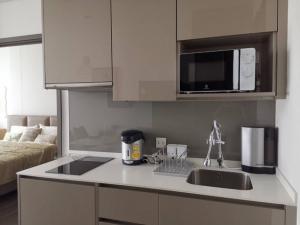 Whizdom Essence spacious quiet safe 14th floor BTS Punnawithi ภาพที่ 6