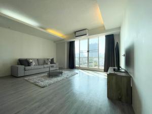 The Waterford Sukhumvit 50 safe comfortable convenient 2nd floor BTS On Nut