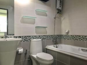 The Waterford Sukhumvit 50 quiet private clean 2nd floor BTS On Nut ภาพที่ 4