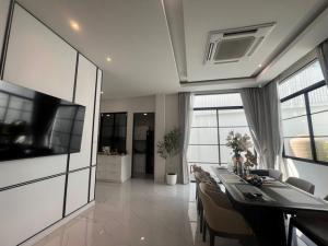 LV53174 ให้เช่า บ้าน 3 ชั้น บ้านเดี่ยว เดอะ มาสเตอร์ เอกมัย-สุคนธสวัสดิ์ THE MASTER Ekkamai-Sukhonthasawat ภาพที่ 3