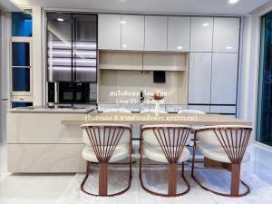 บ้าน ให้เช่าบ้าน 3 ชั้นหรู พร้อมลิฟต์ แถวเลียบด่วนเอกมัย-รามอินทรา 76 ตร.ว. 4 น 5 น้ำ 3 จอดรถ ราคา 300,000 บาท/เดือน 300000 BAHT. 4ห้องนอน5Bathroom 76 ตาราง.วา 0 Ngan 0 ไร่ ไม่ไกลจาก โพธาลัย กรุงเทพฯ. ทำเลเด่น เป็นบ้านหรูพร้อมอยู่ ที่มีระบบลิฟต์ มีกา ภาพที่ 4