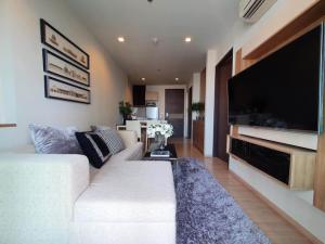 Rhythm Sathorn Clean safe comfortable 11th floor BTS Saphan Taksin