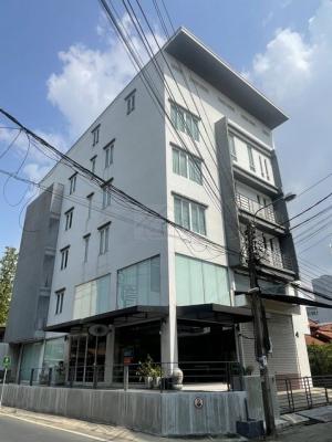 ให้เช่าอาคารสำนักงาน 4.5 ชั้น 900 ตรม. (มีชั้นลอย และดาดฟ้า) พระราม 9 ซอย 43 พร้อมลิฟต์ขนของ ใกล้เดอะไนน์ ใกล้ทางด่วน **ทำเลดี ทำหน้าร้านได้